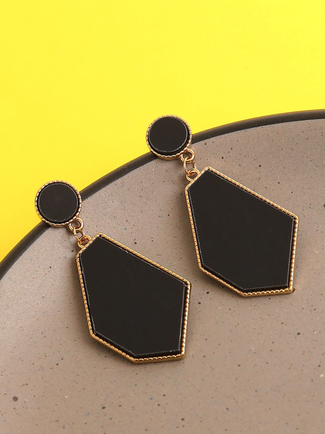 

SOHI Black Contemporary Studs Earrings