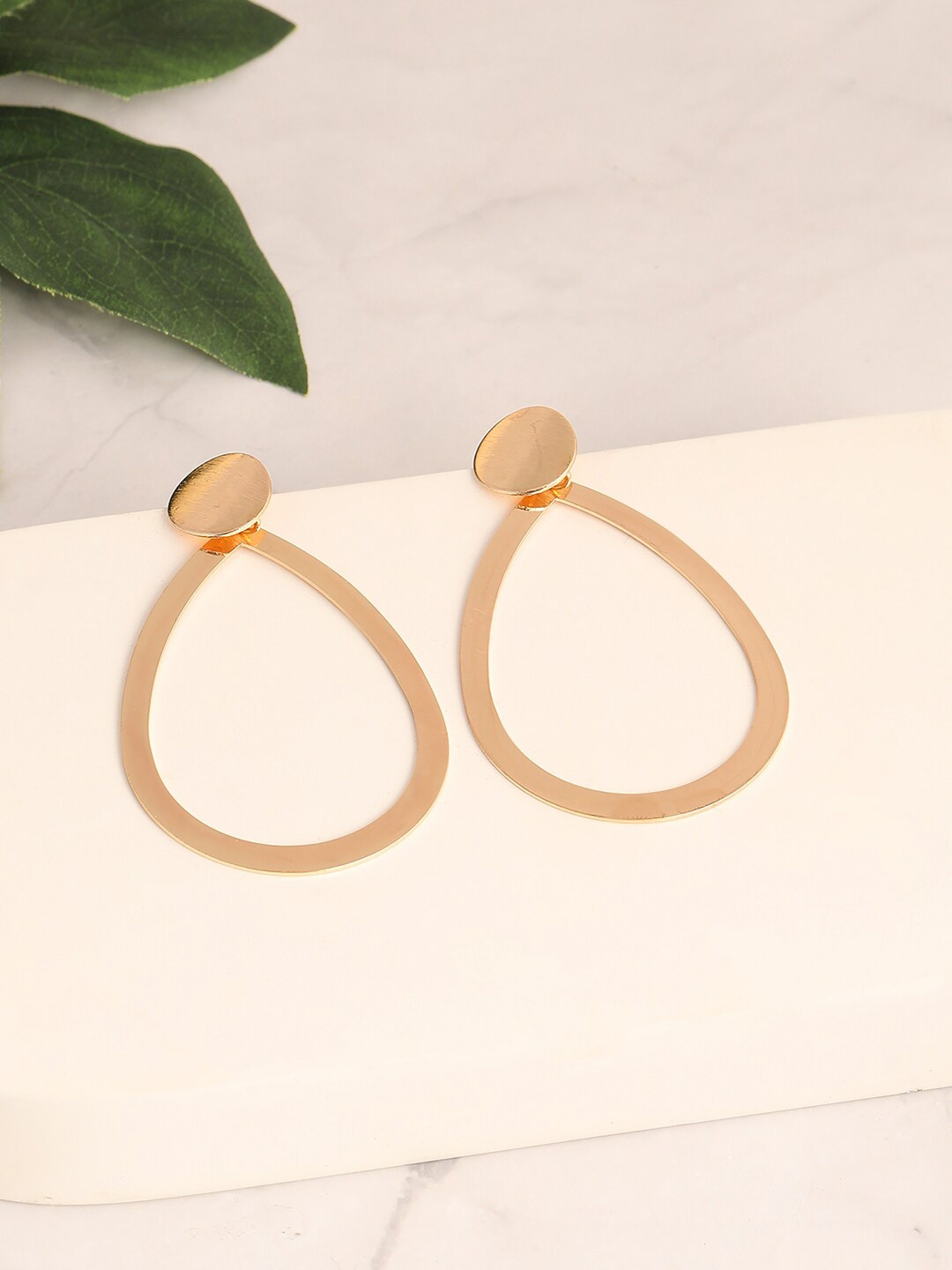 

SOHI Gold-Toned Contemporary Drop Earrings