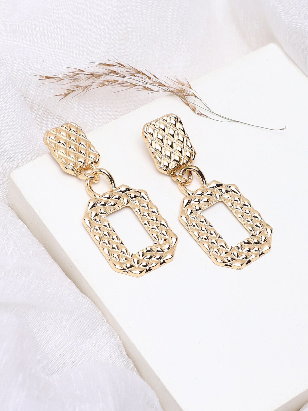 

SOHI Gold-Toned Contemporary Drop Earrings