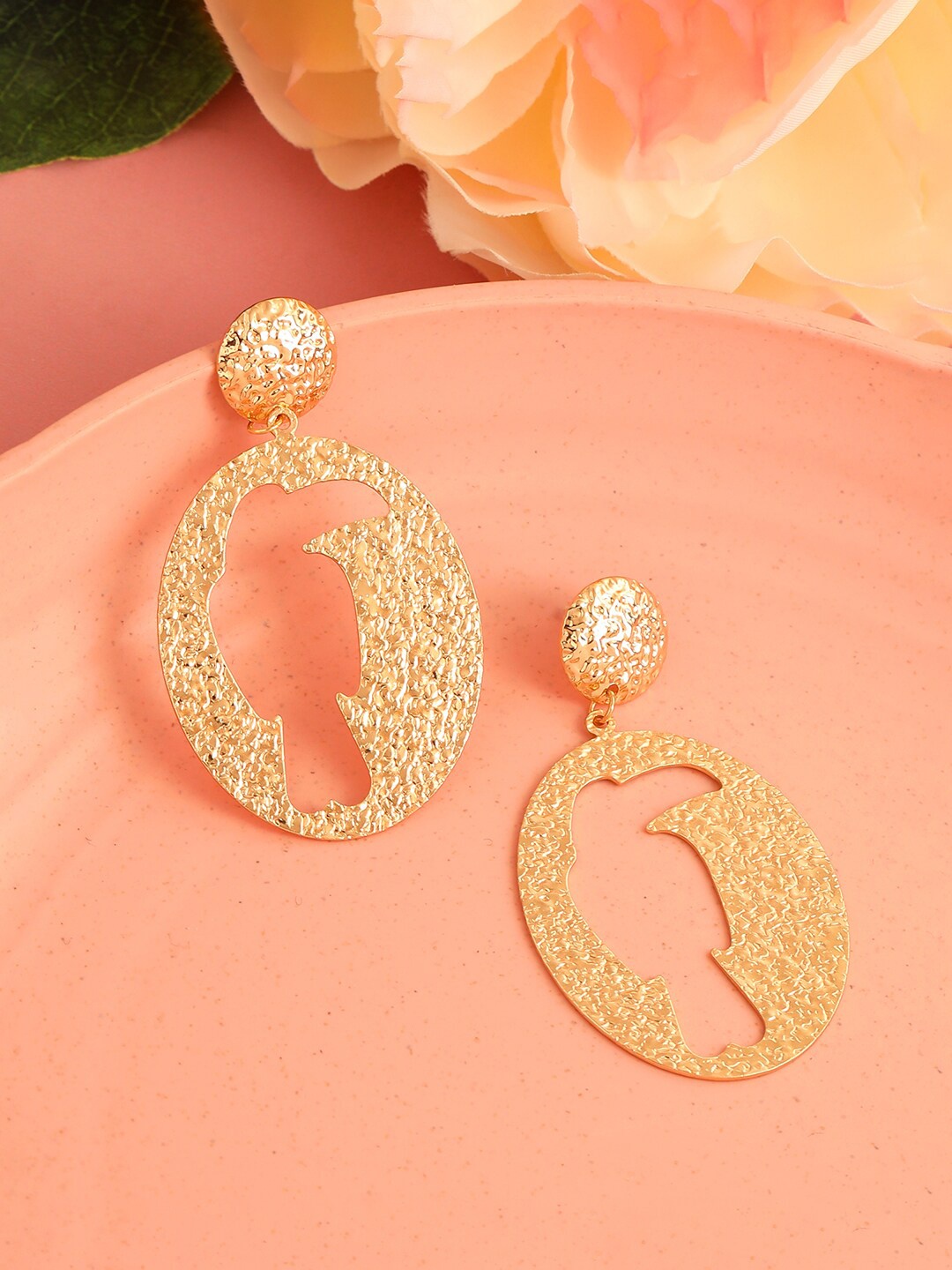 

SOHI Gold-Toned Contemporary Drop Earrings