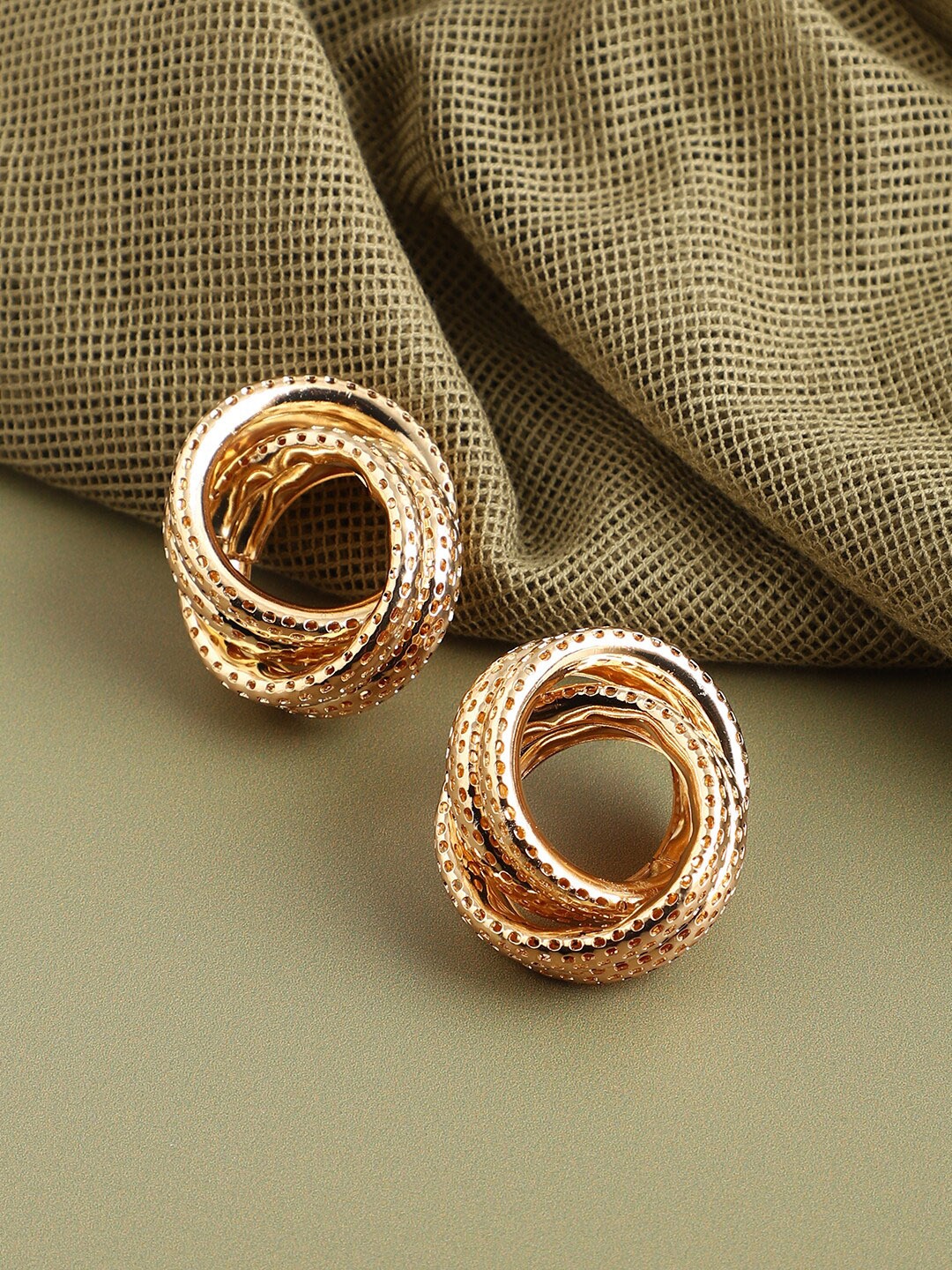 

SOHI Gold-Toned & Gold Plated Contemporary Drop Earrings