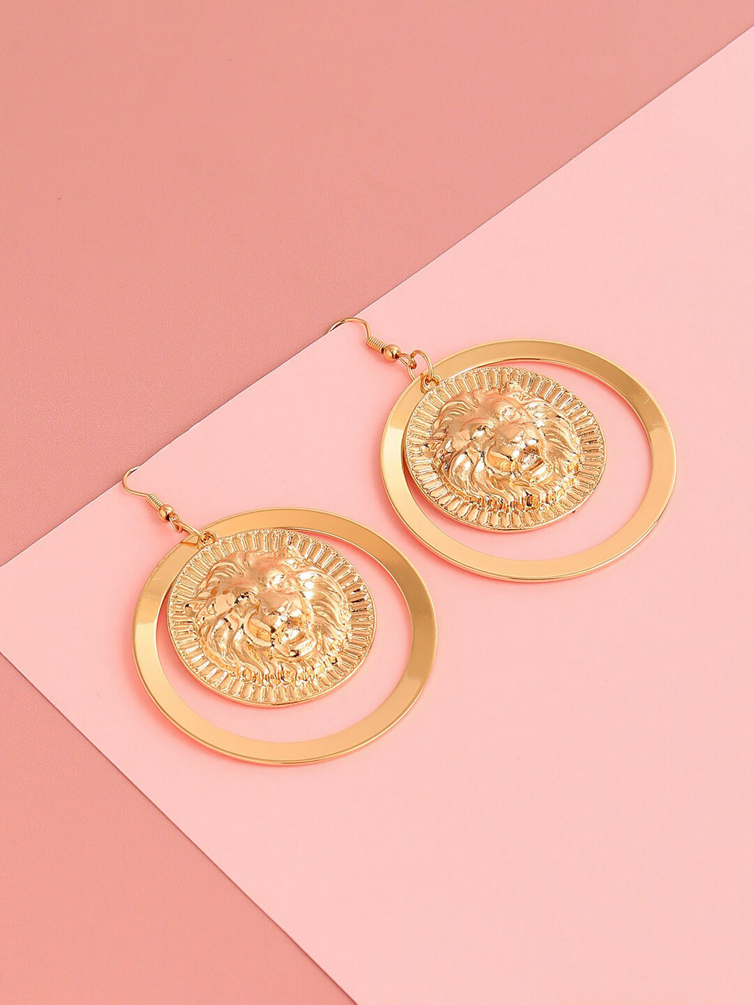 

SOHI Gold-Toned & Gold Plated Contemporary Drop Earrings