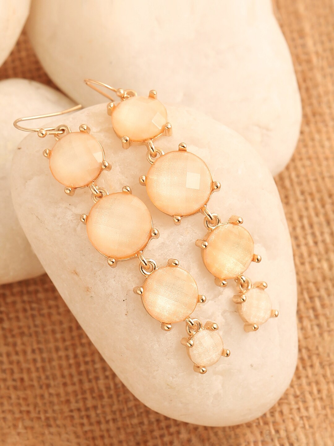 

SOHI Gold-Toned & Gold Plated Contemporary Drop Earrings