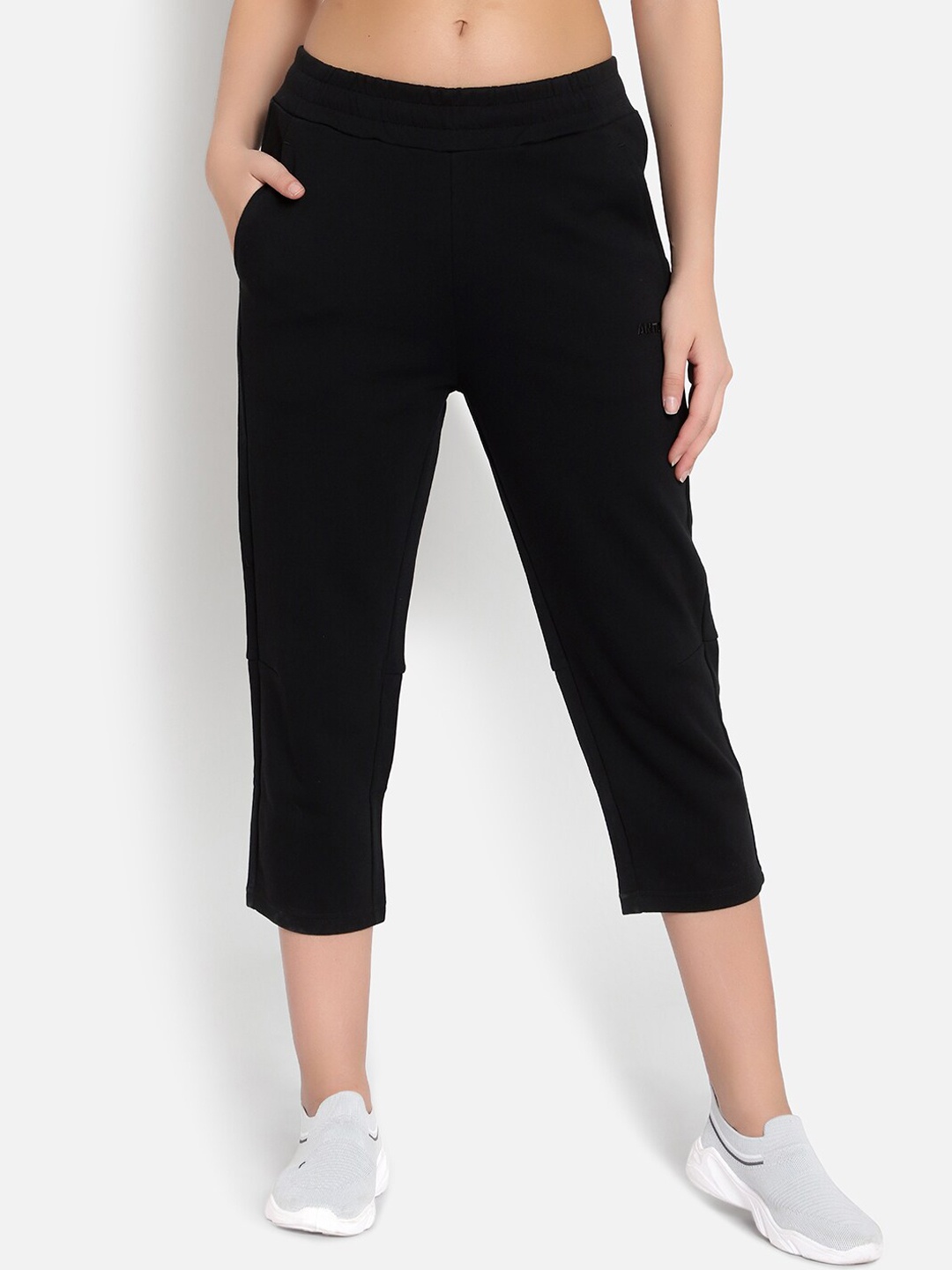 

Anta Women Black Sports Capris