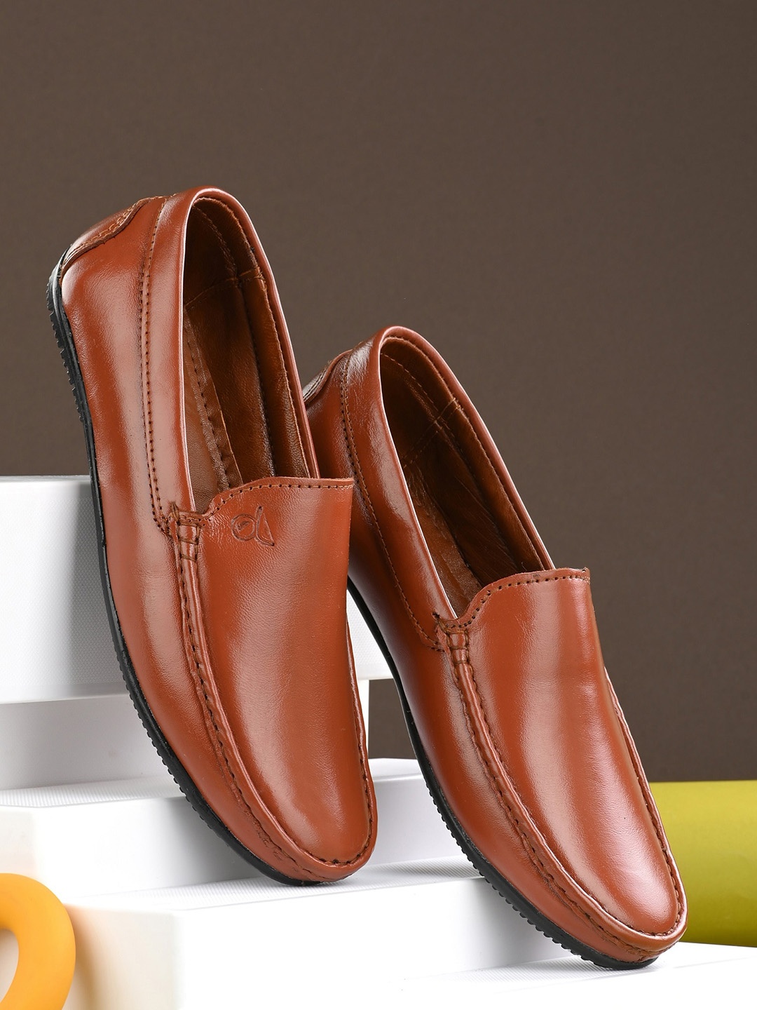 

CLOG LONDON Men Tan Brown Textured Leather Loafers