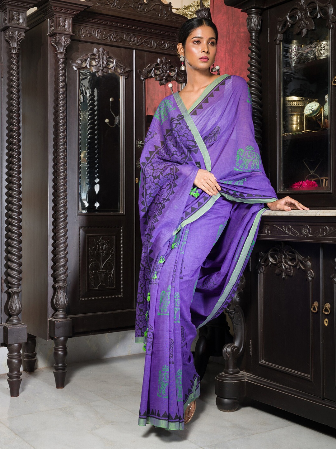 

Taavi Violet & Blue Ethnic Motifs Saree