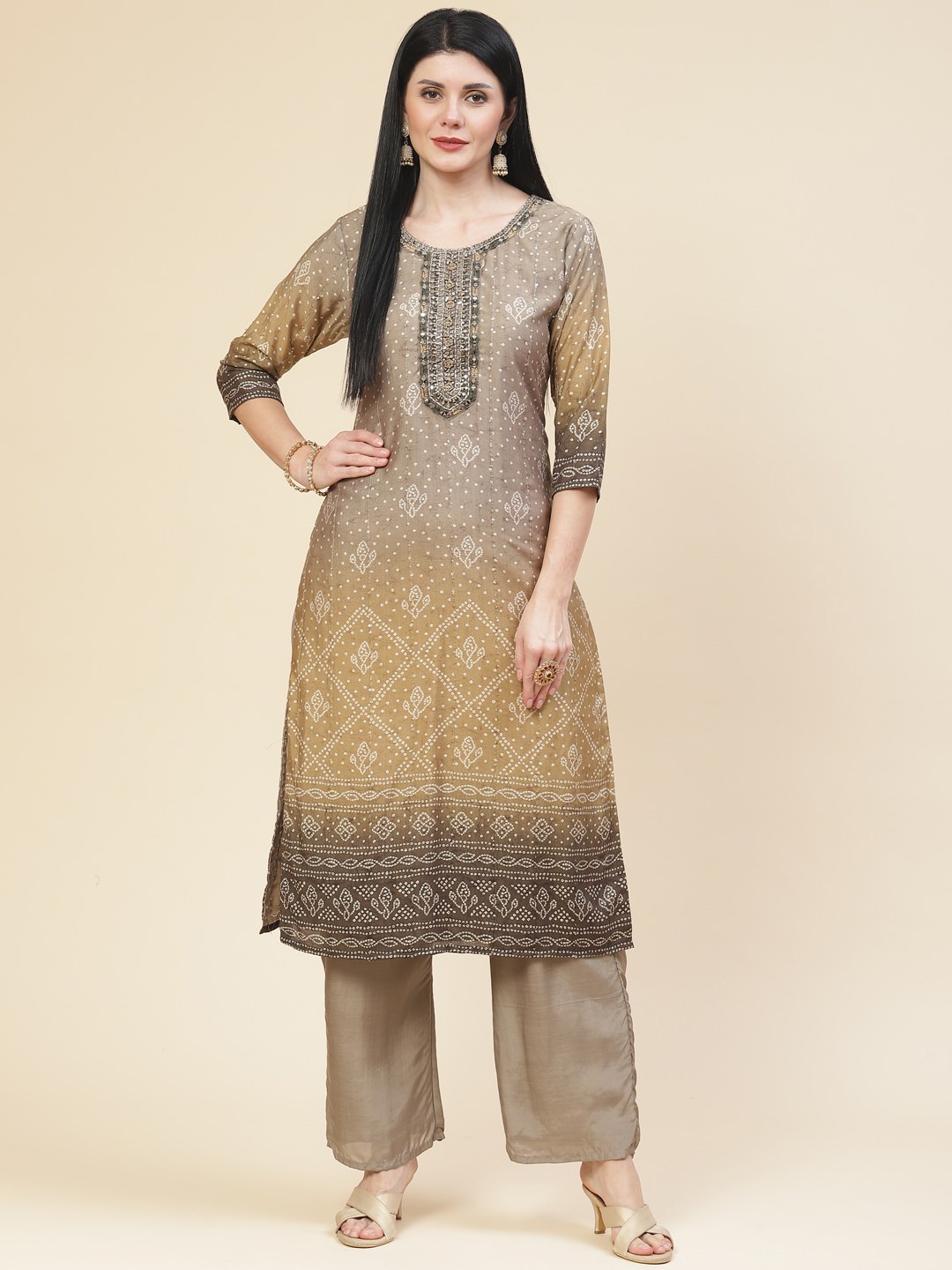 

Meena Bazaar Women Grey Ethnic Motifs Printed Thread Work Kurta with Trousers