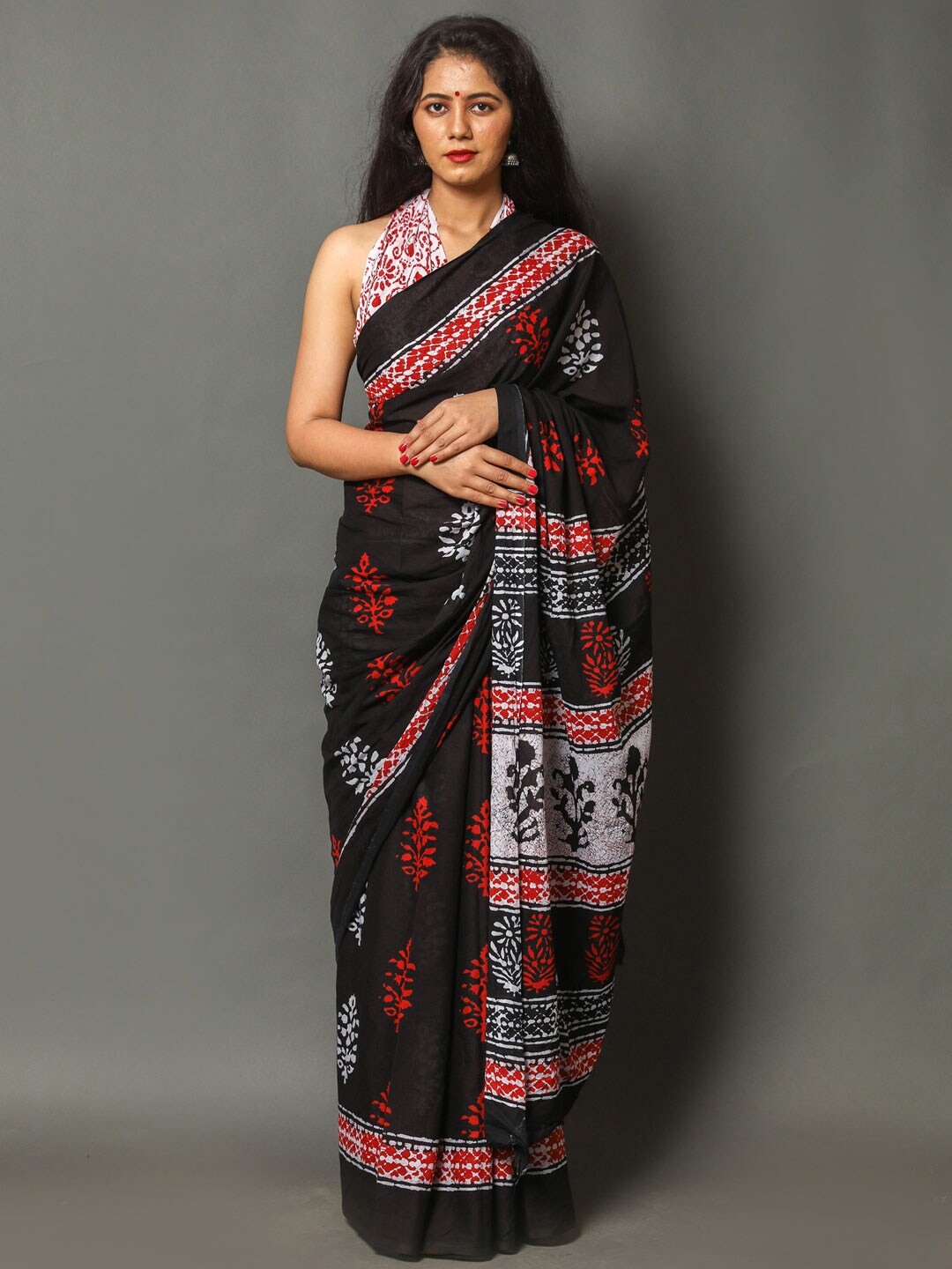 

BUTA BUTI Black & Red Ethnic Motifs Printed Pure Cotton Saree