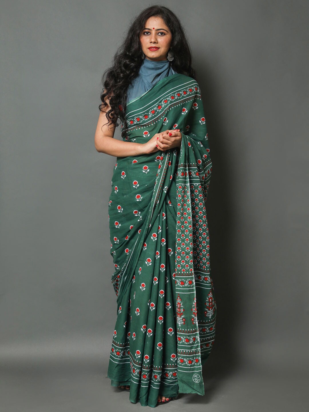 

BUTA BUTI Green & Red Floral Printed Pure Cotton Saree