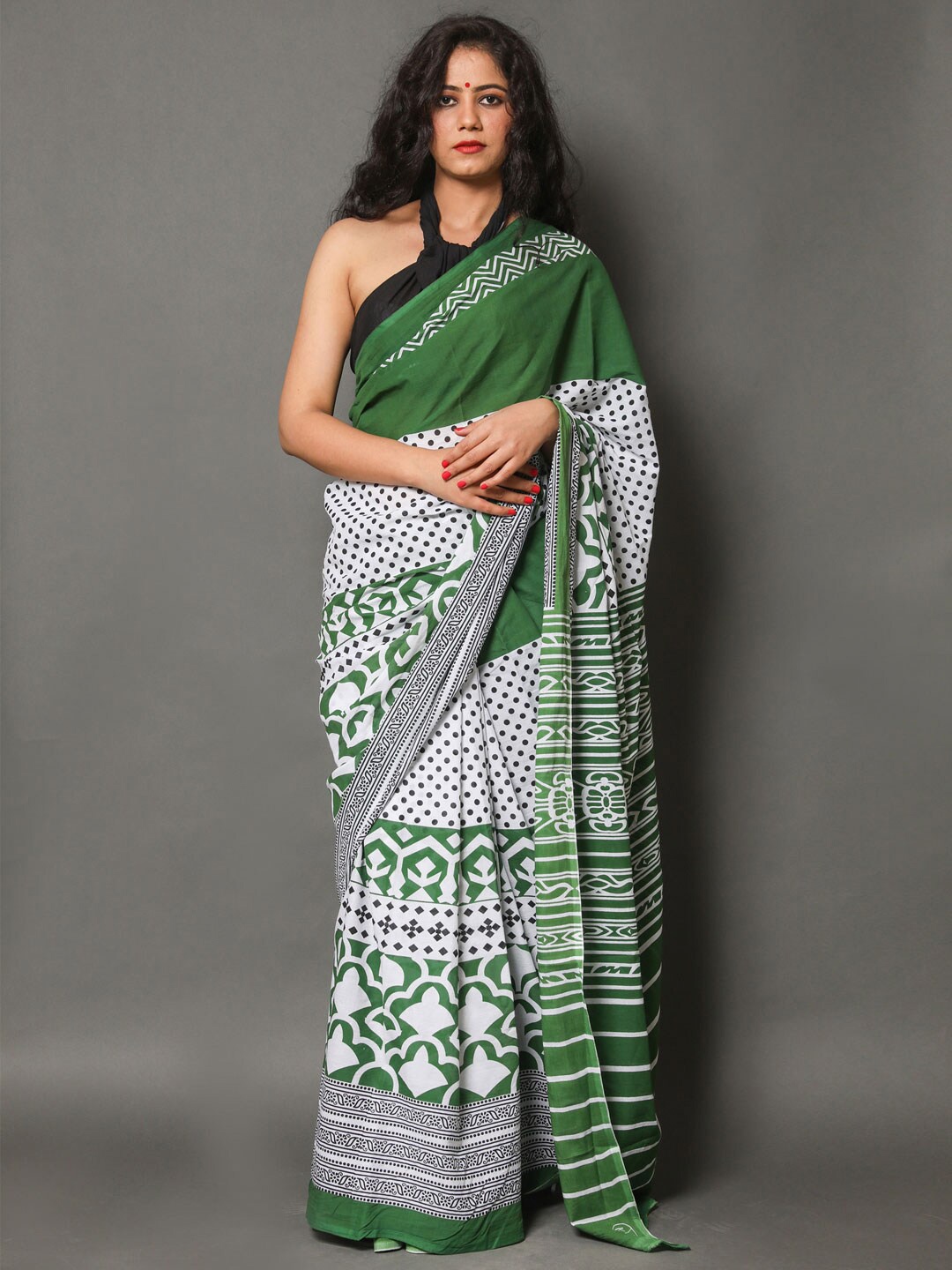 

BUTA BUTI Green & White Polka Dots Printed Pure Cotton Saree