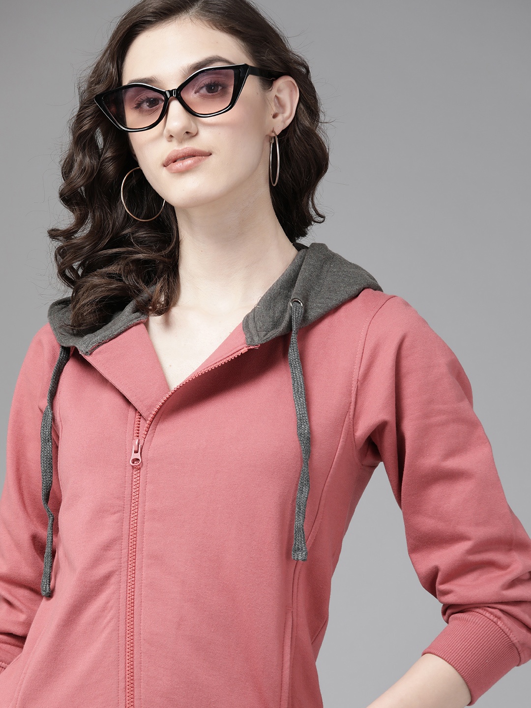 

Roadster Women Pink Solid Hooded Sweatshirt