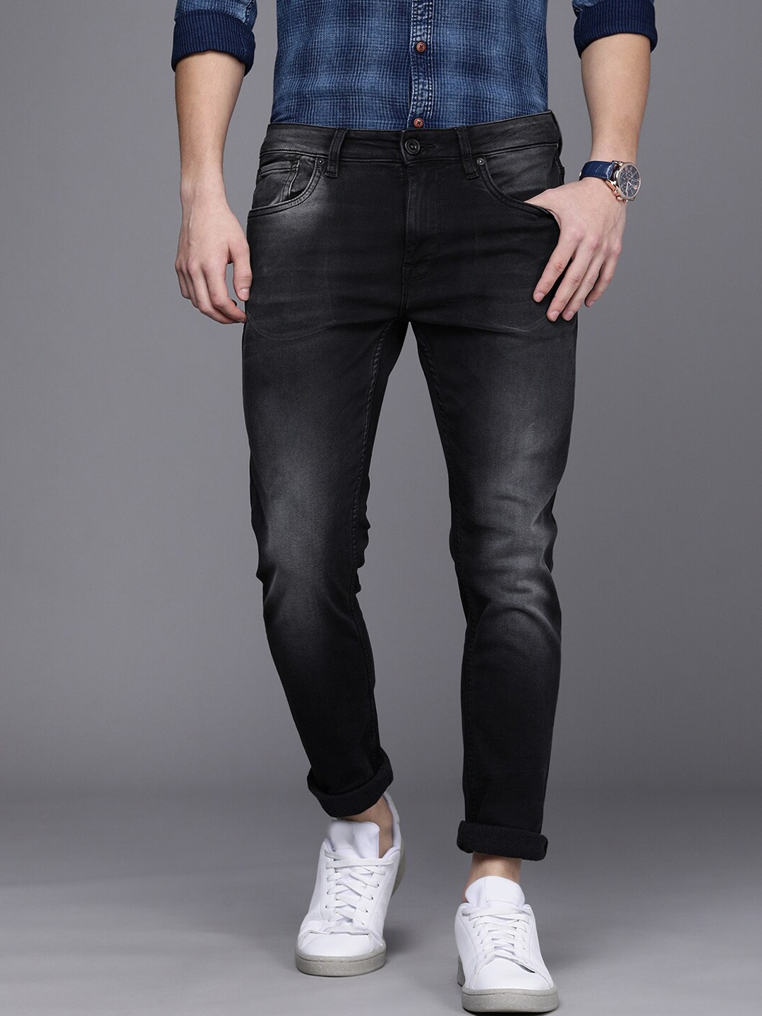 

Voi Jeans Men Black Skinny Fit Light Fade Jeans
