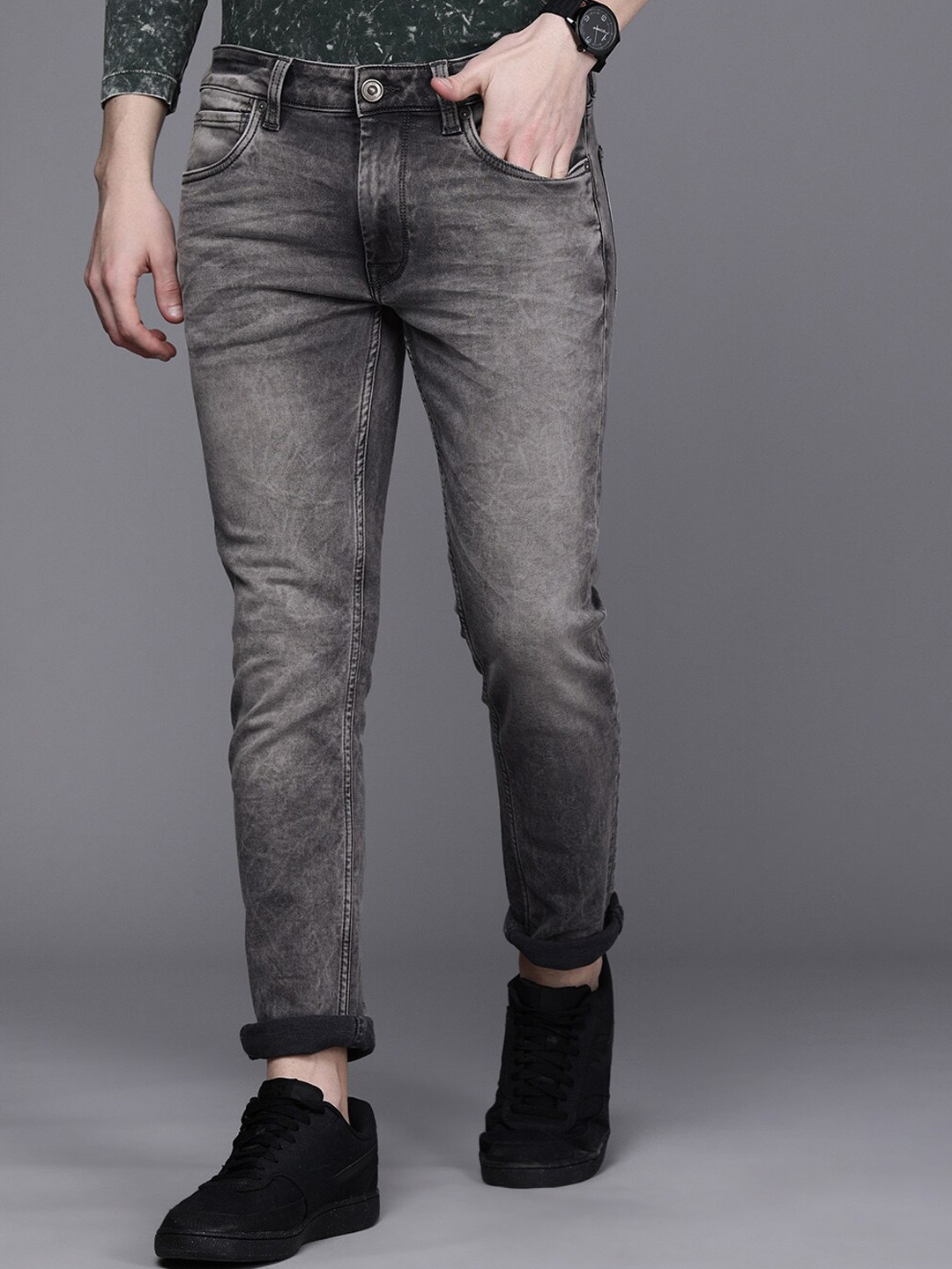 

Voi Jeans Men Grey Skinny Fit Heavy Fade Stretchable Jeans