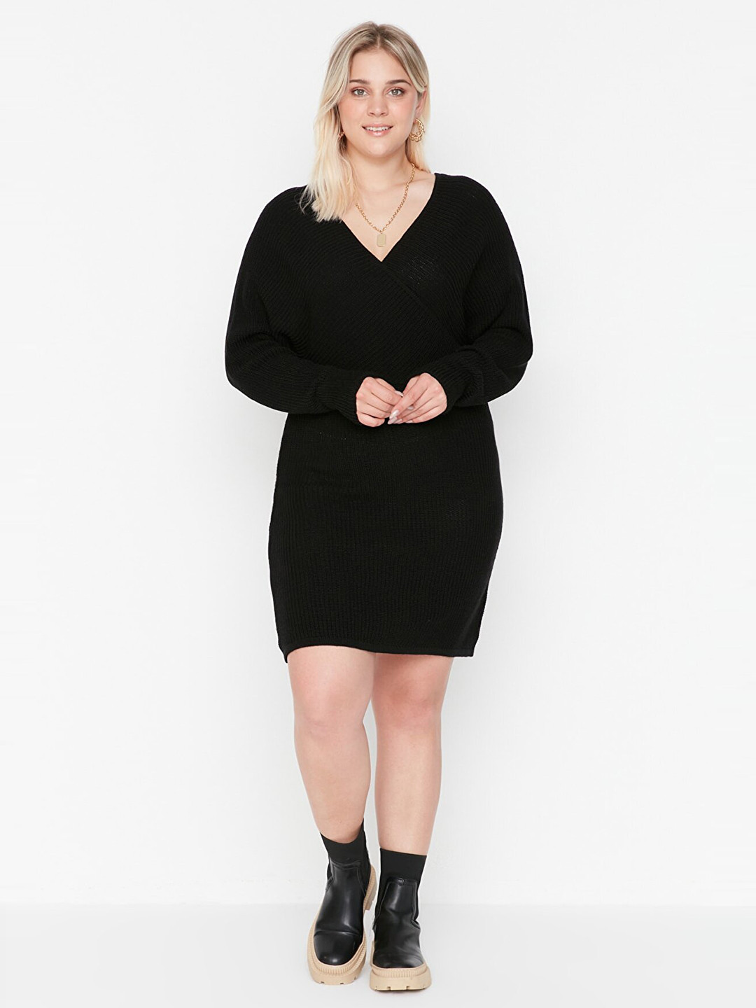 

Trendyol Women Plus Size Black Sweater Dress