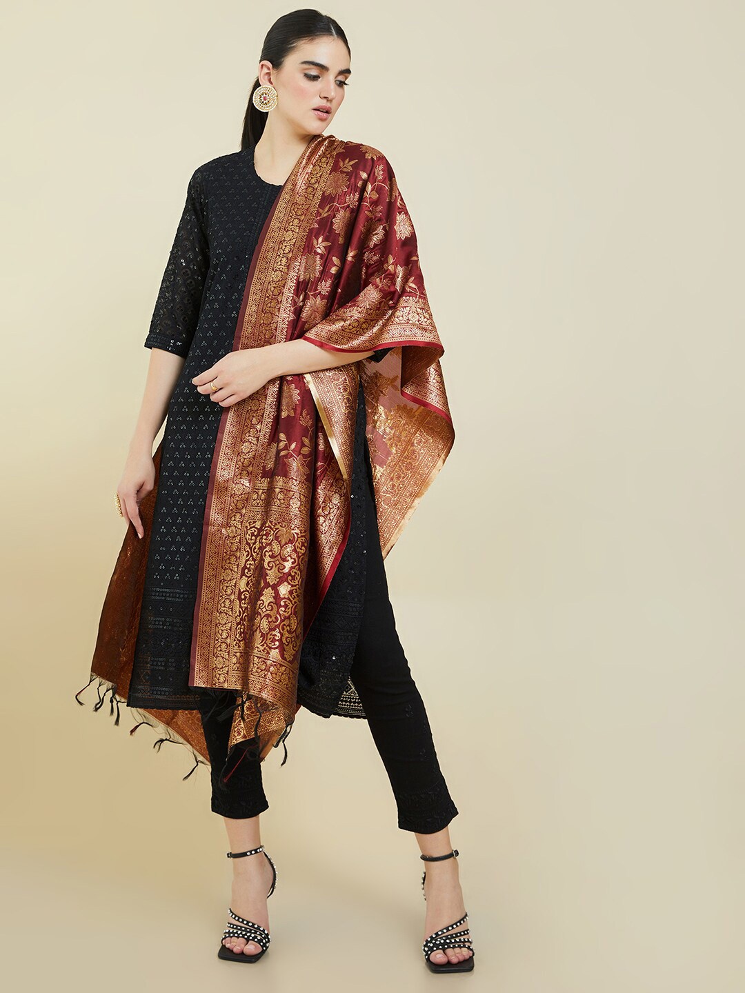 

Soch Women Maroon & Gold-Toned Ethnic Motifs Woven Design Dupatta
