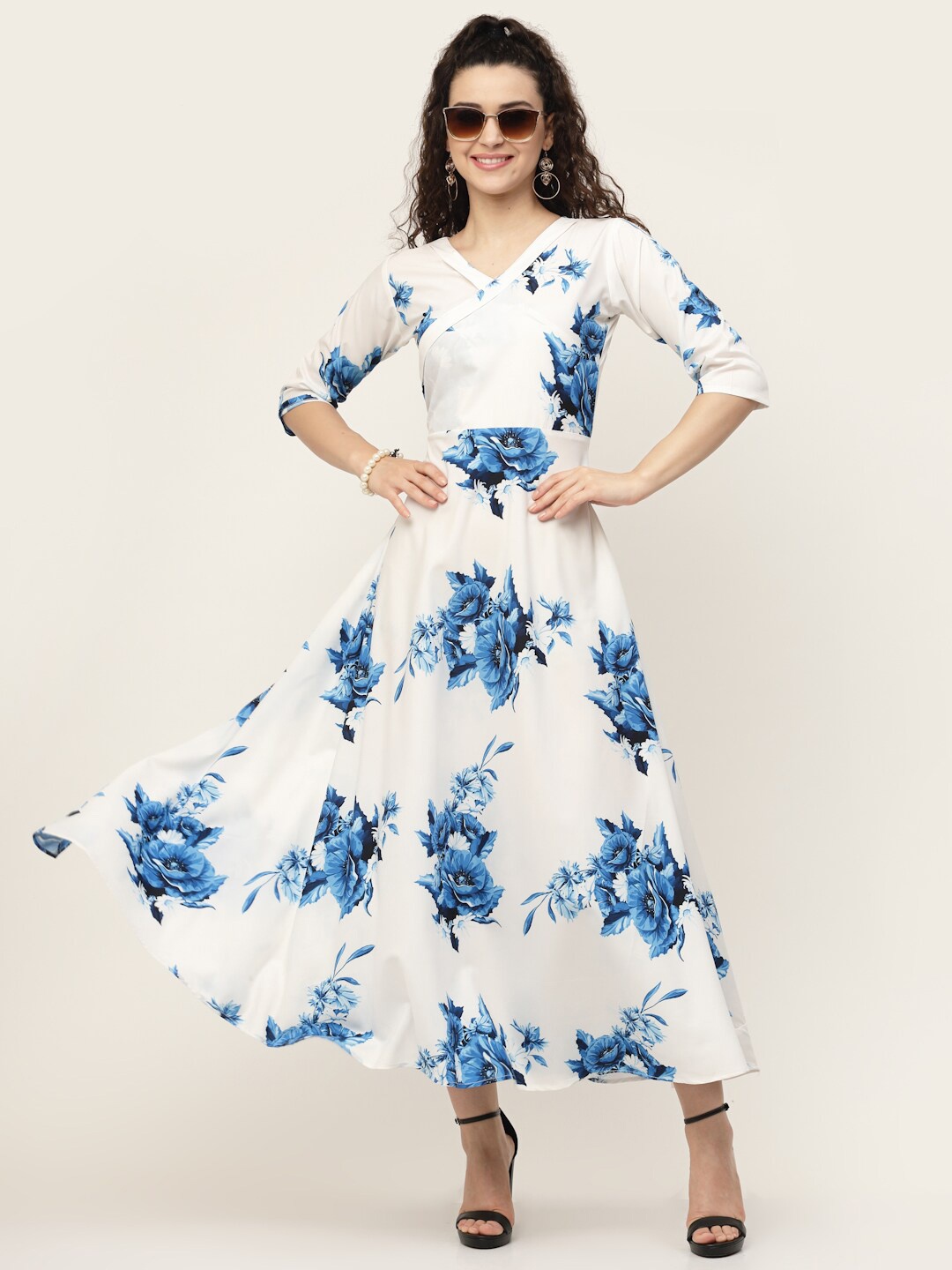 

MISS AYSE White & Blue Floral Crepe Maxi Dress