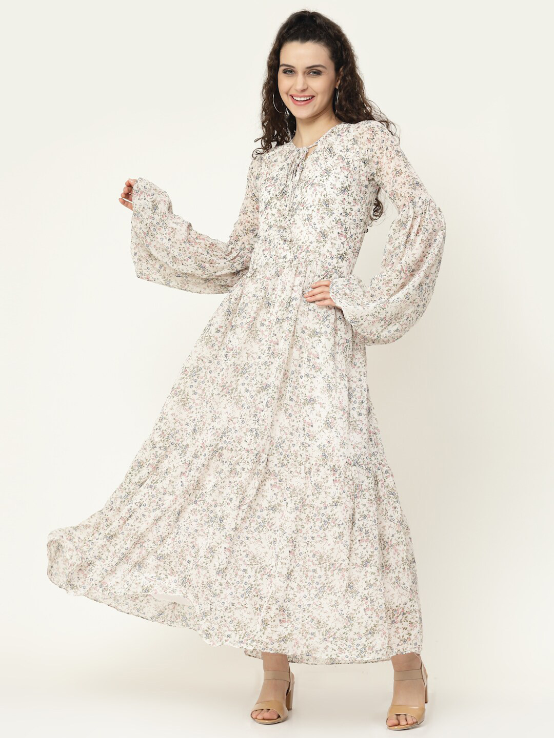 

MISS AYSE White Floral Keyhole Neck Maxi Dress