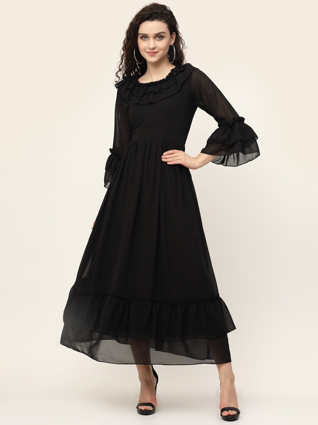 

MISS AYSE Black Solid Maxi Dress