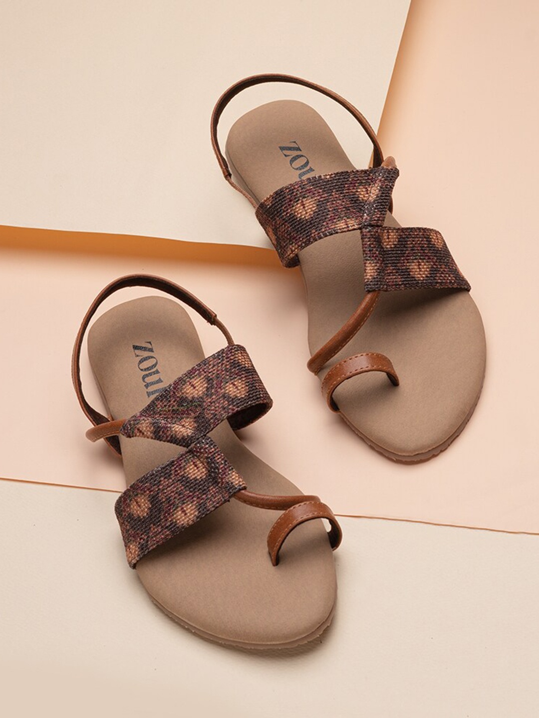 

ZOUK Women Brown Printed One Toe Flats