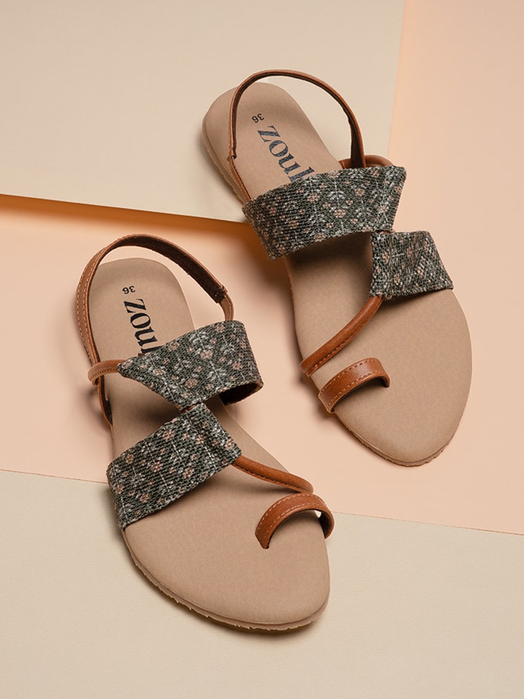 

ZOUK Women Green Printed One Toe Flats