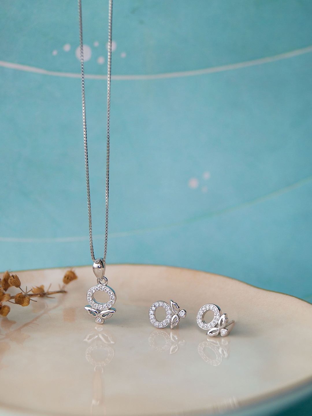 

MANNASH Halo Silver Rhodium Plated Flower Sterling Silver CZ Pendant With Chain Set