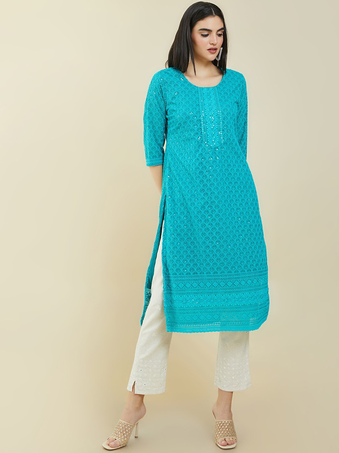 

Soch Women Turquoise Blue Floral Embroidered Chikankari Kurta