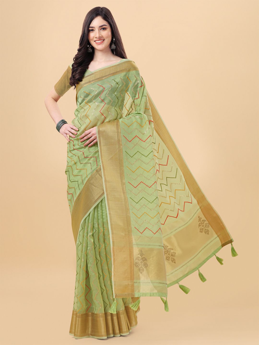 

Mitera Green & Gold-Toned Silk Cotton Banarasi Saree