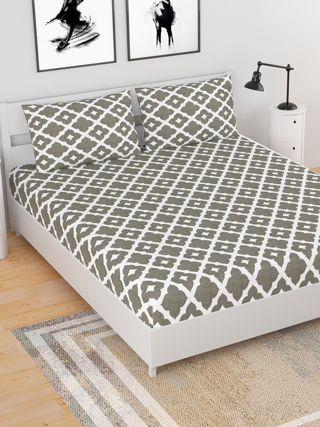 

BELLA CASA Classic Collection Printed 210 TC Queen Bedsheet with 2 Pillow Covers, Grey
