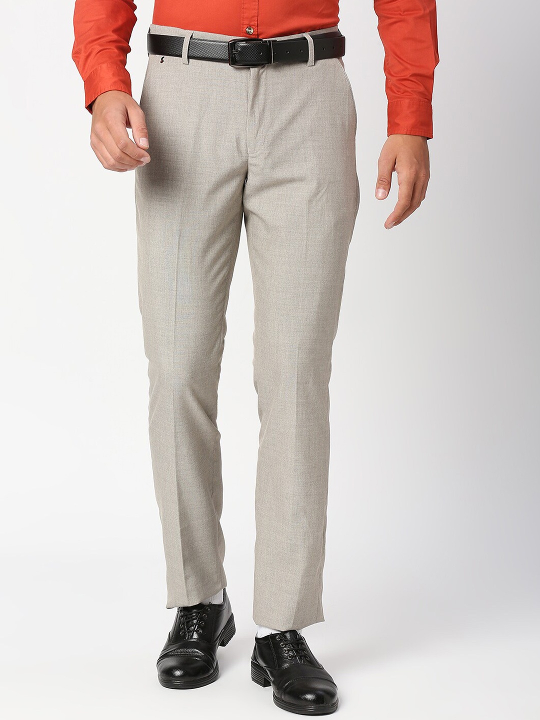 

Solemio Men Beige Solid Classic Slim Fit Easy Wash Trousers