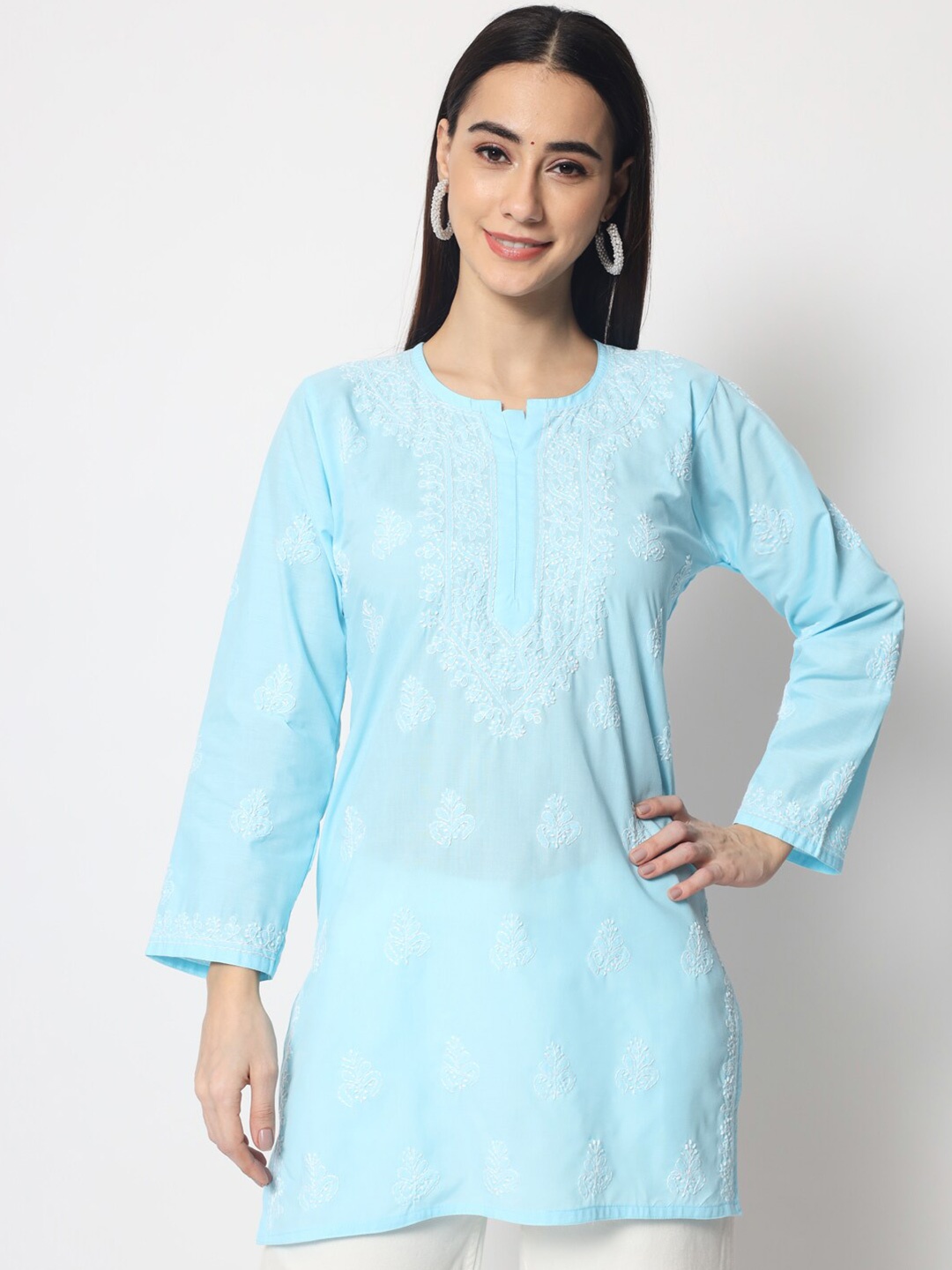 

PARAMOUNT CHIKAN Blue & White Ethnic Motifs Embroidered Chikankari Pure Cotton Kurti