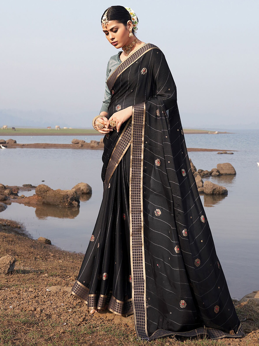 

ODETTE Black & Gold-Toned Striped Embellished Saree