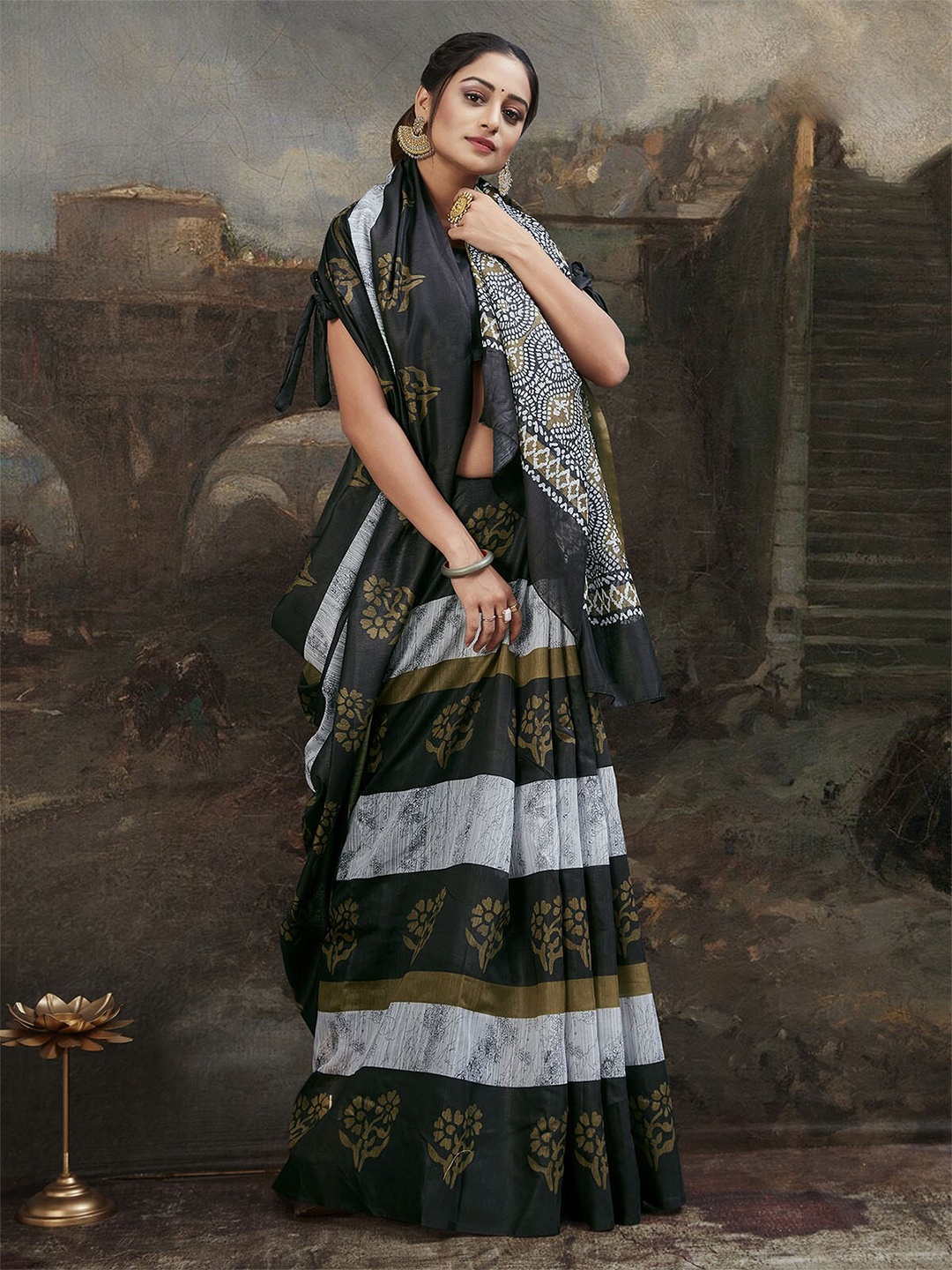 

ODETTE Black & White Bagh Block Print Saree