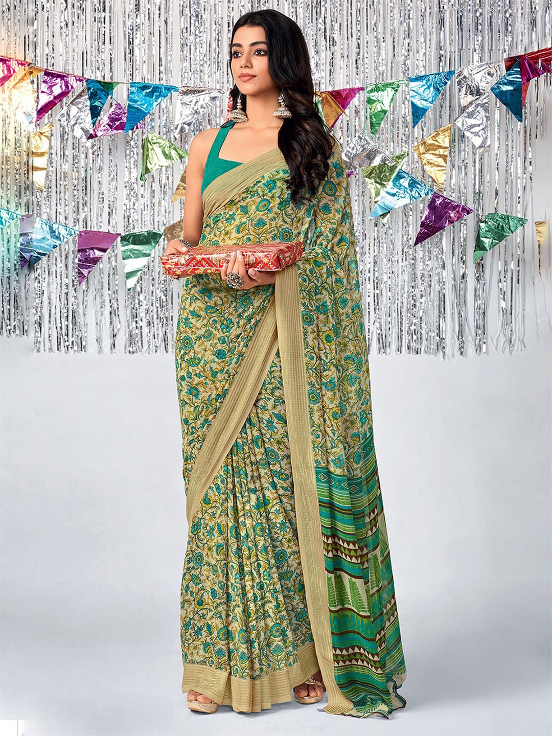 

ODETTE Cream-Coloured & Green Floral Banarasi Saree