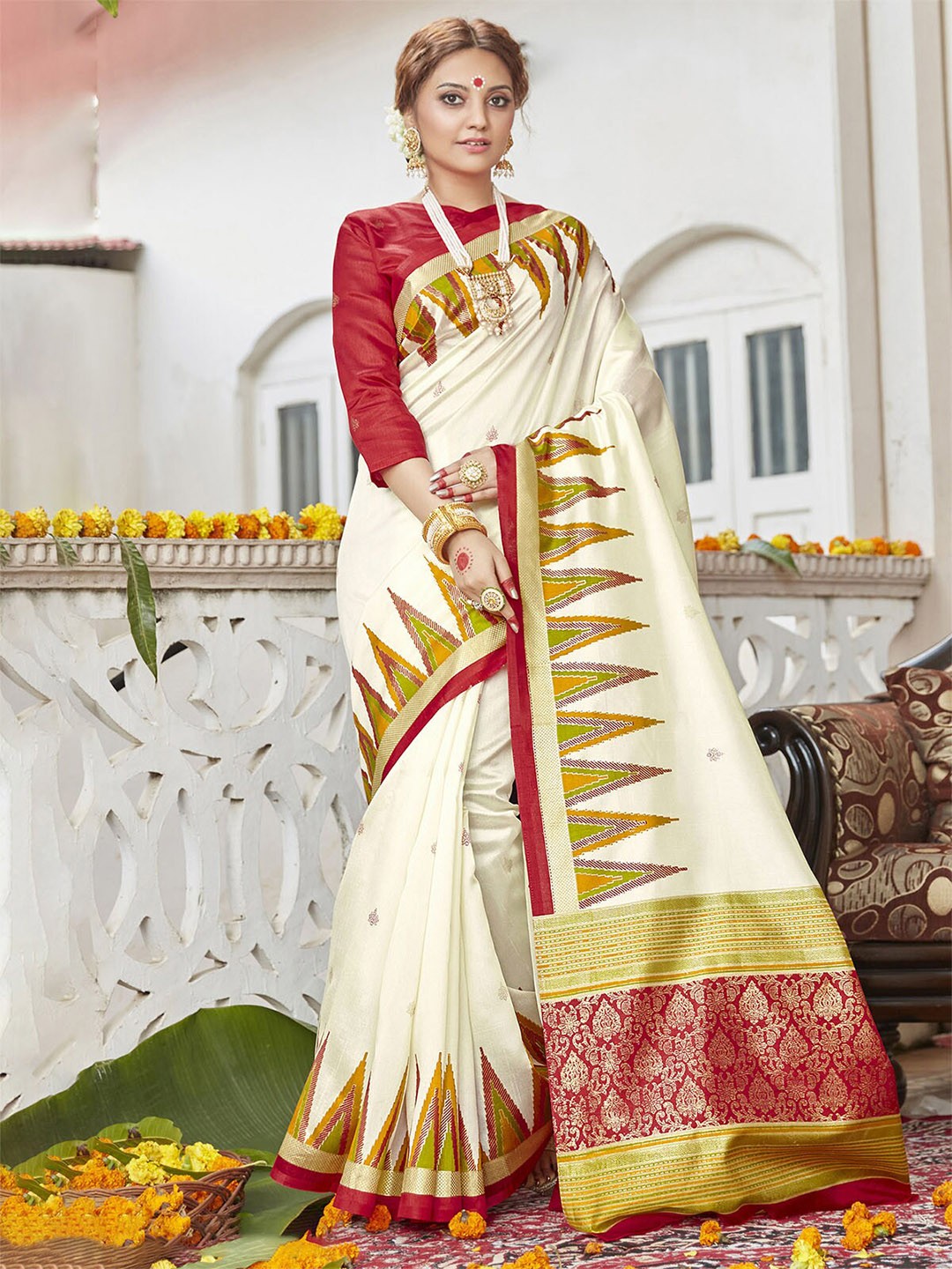 

ODETTE Off White & Red Zari Silk Blend Banarasi Saree