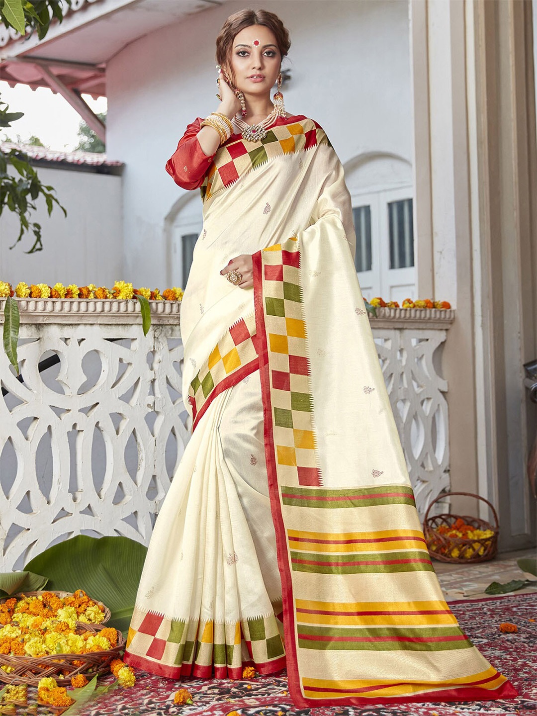 

ODETTE Off White & Maroon Ethnic Motifs Silk Blend Banarasi Saree