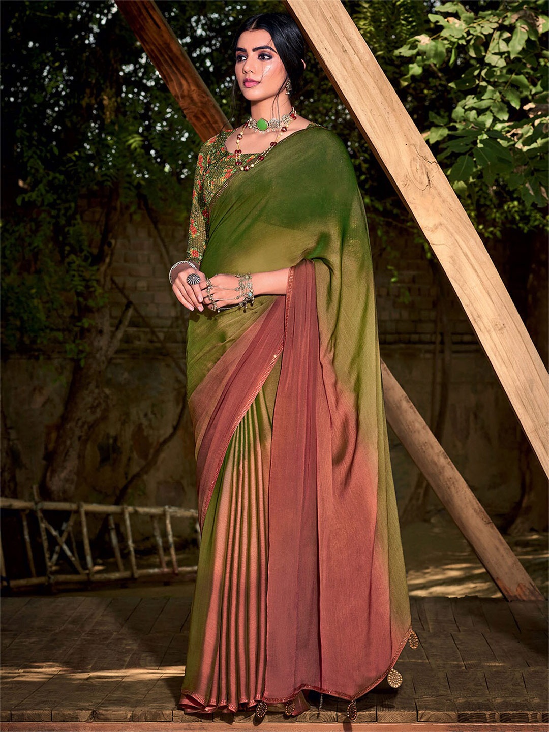 

ODETTE Green & Pink Colourblocked Saree