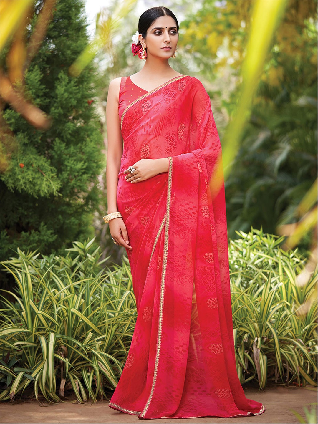 

ODETTE Pink & Gold-Toned Ethnic Motifs Saree