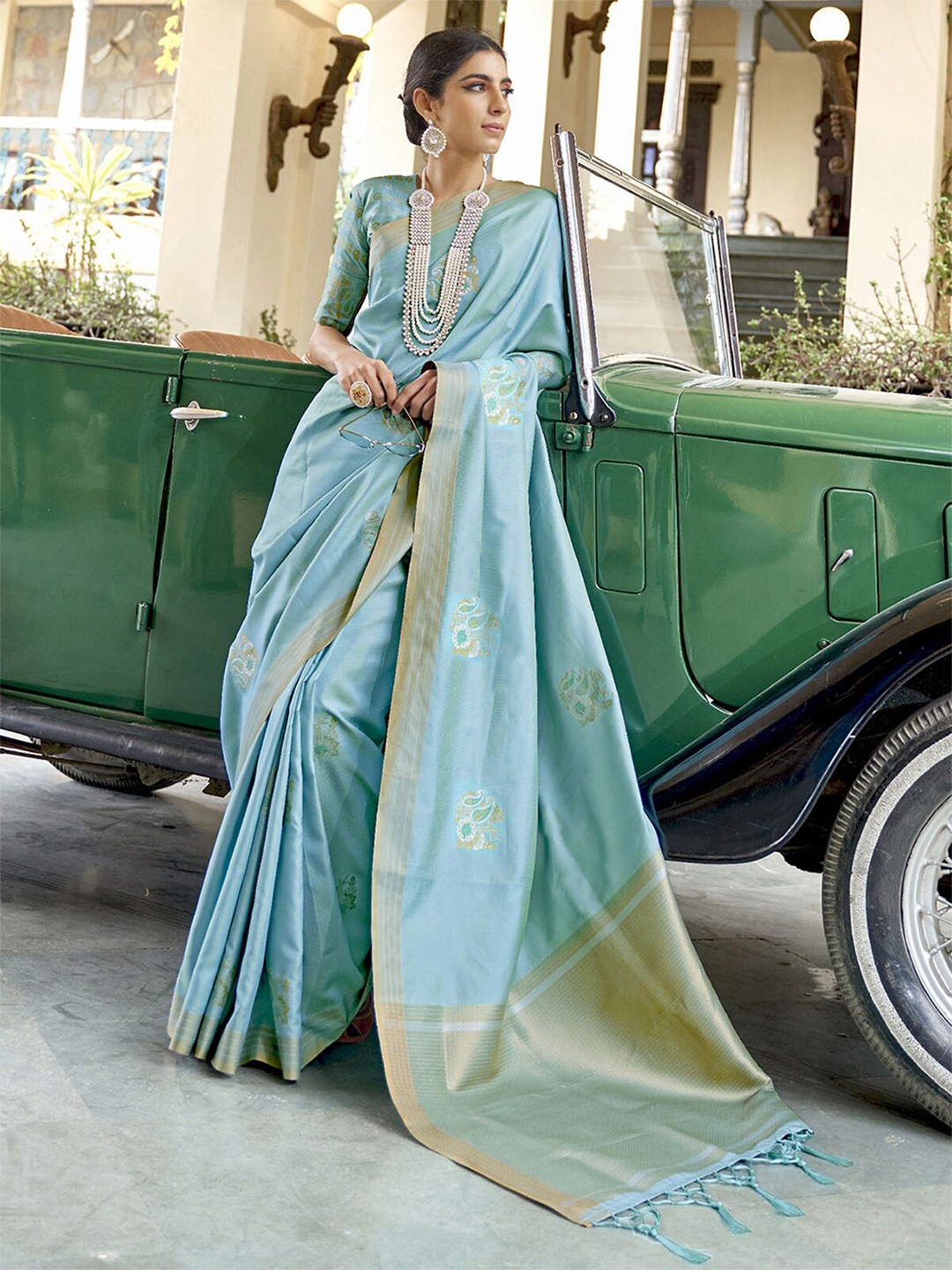 

ODETTE Blue & Gold-Toned Floral Zari Silk Blend Banarasi Saree