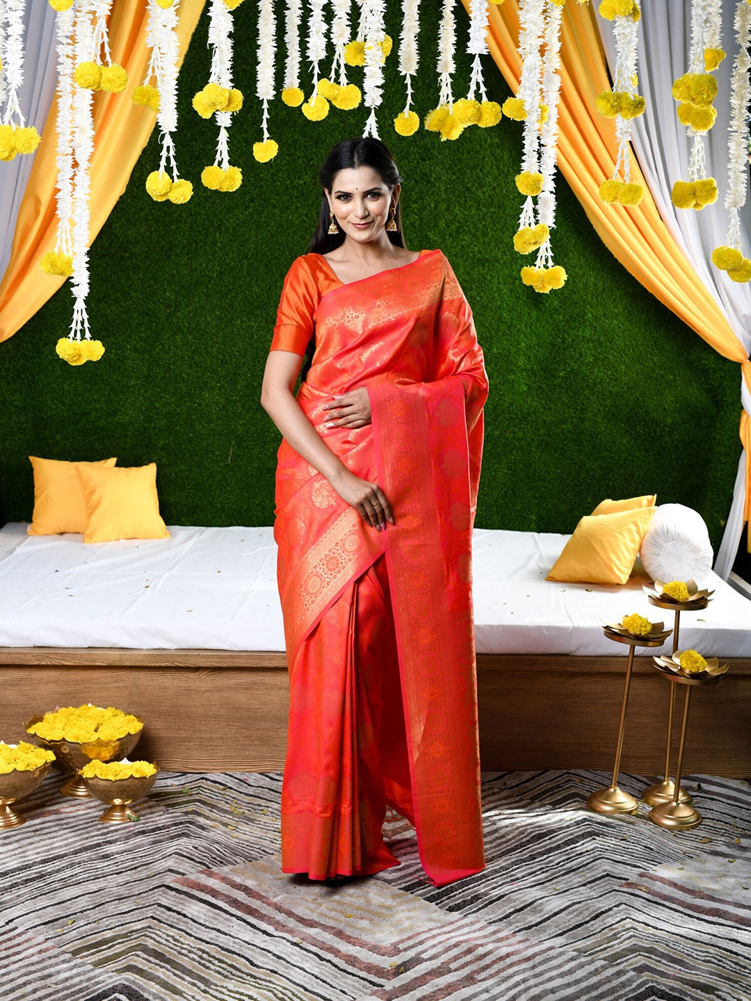 

BEATITUDE Orange & Pink Woven Design Zari Silk Blend Banarasi Saree