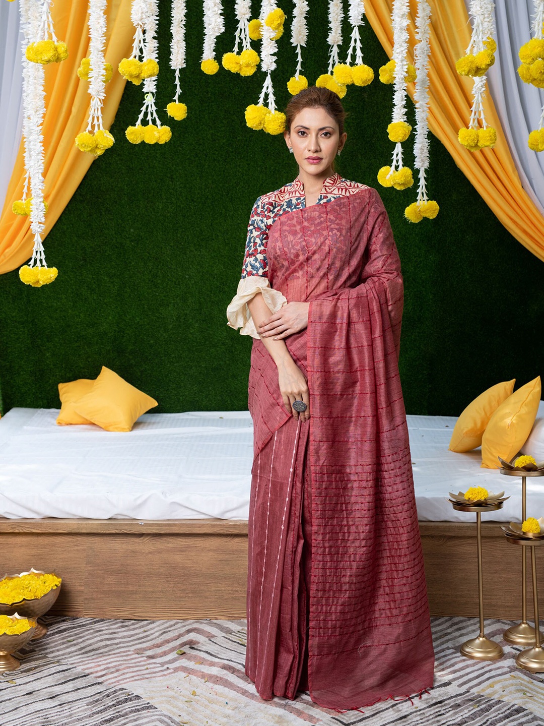 

BEATITUDE Pink Woven Design Silk Blend Saree