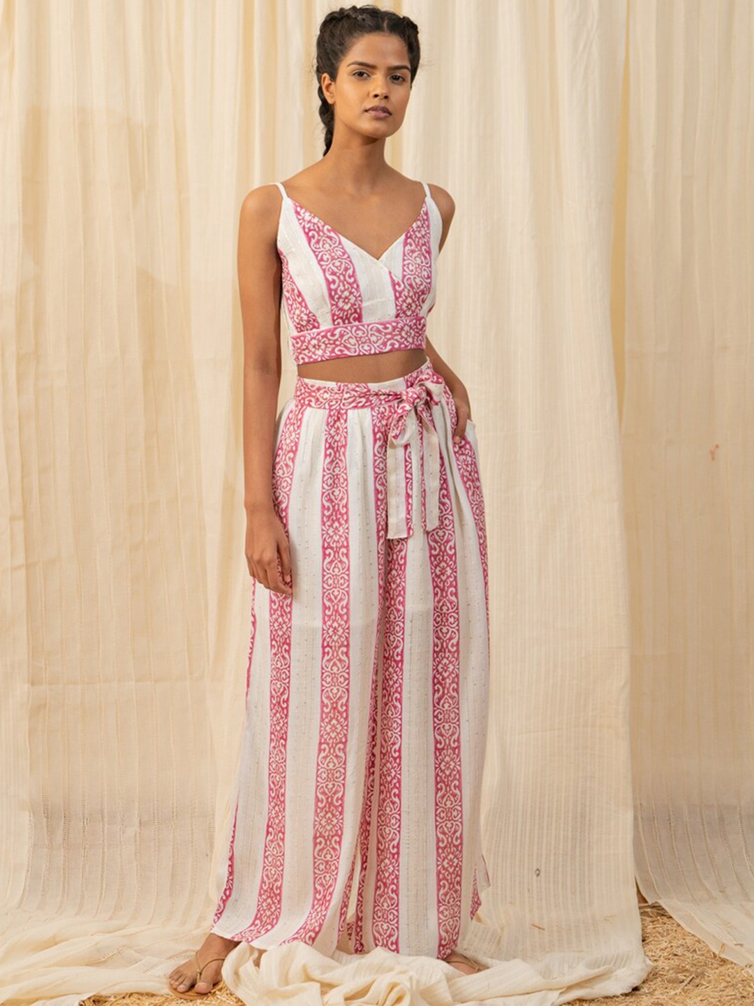 

Label Reyya Women Pink Printed Co-Ords Set