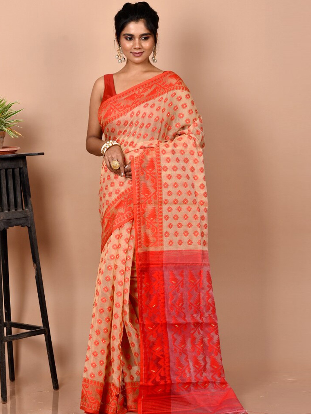 

AllSilks Cream-Coloured & Red Ethnic Motifs Pure Cotton Taant Saree