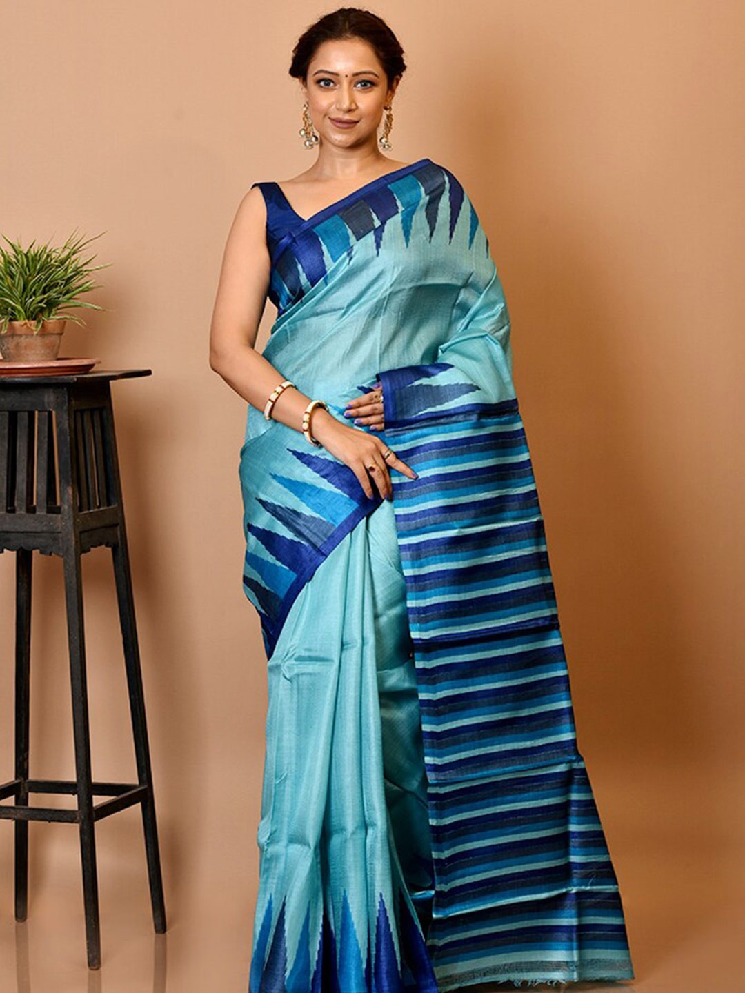 

AllSilks Blue & Navy Blue Silk Blend Tussar Saree