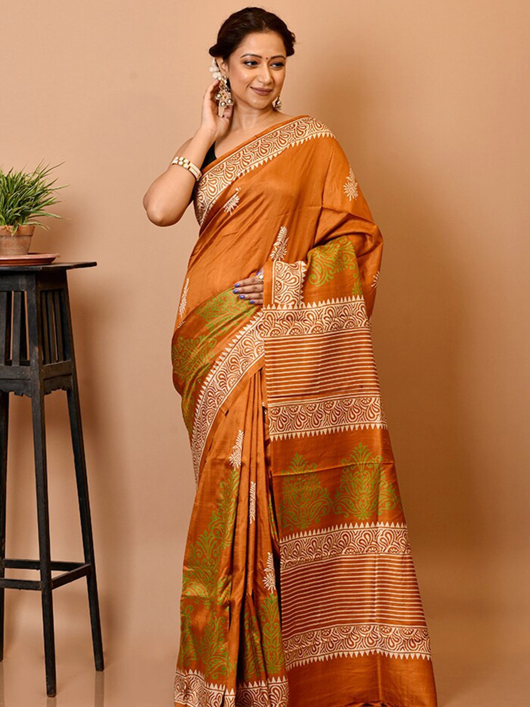 

AllSilks Mustard & White Ethnic Motifs Pure Silk Block Print Saree