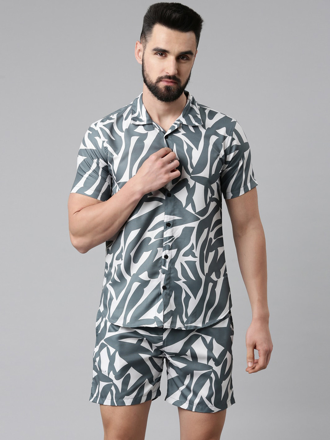 

TRUNDZ Men Off White & Green Abstract Printed Night suit