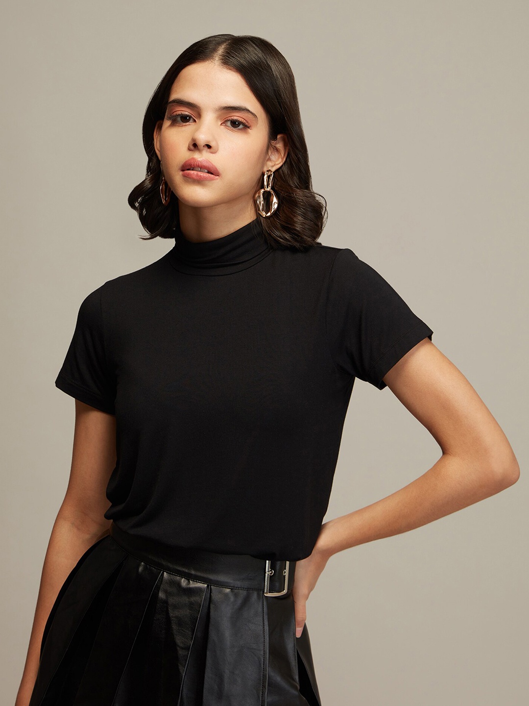 

20Dresses High Neck Regular Fit T-shirt, Black