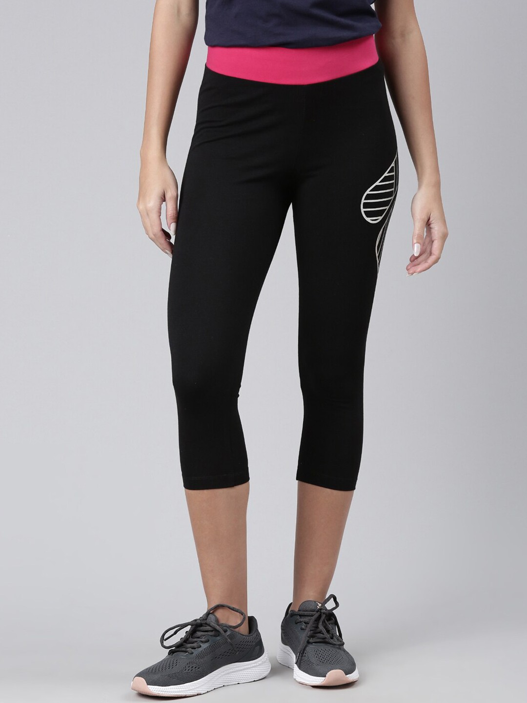 

FILA Women Black Solid Three Quarter Length Cotton Tights