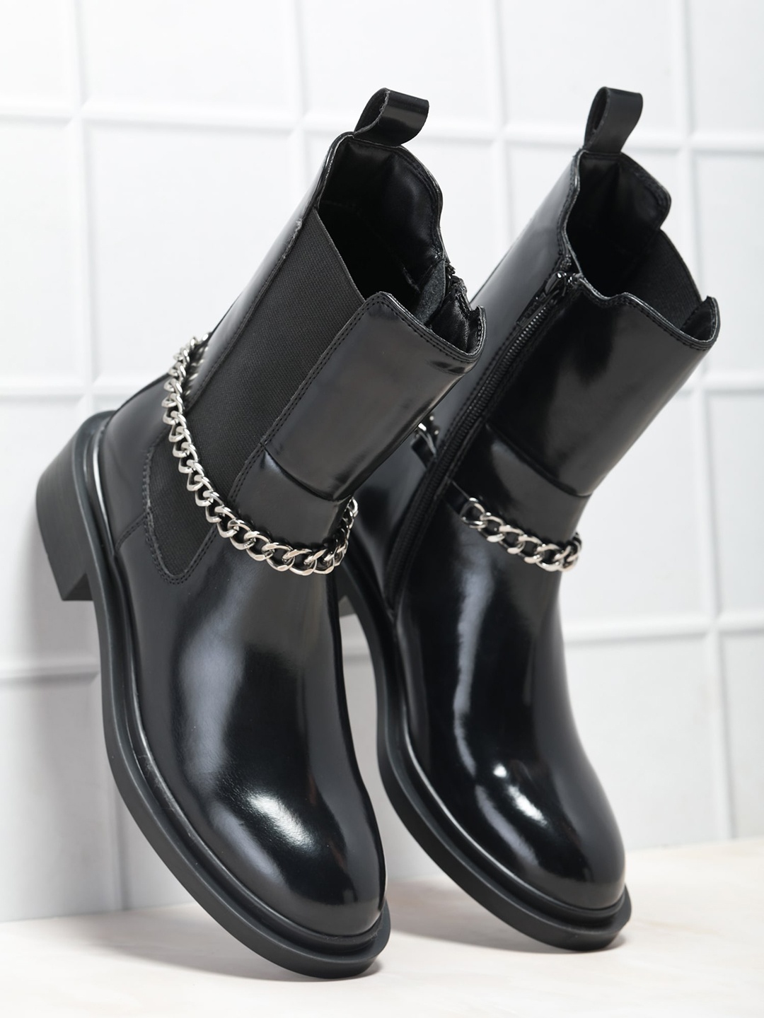 

MICHAEL ANGELO Women Solid Casual Flatform Chelsea Boots, Black