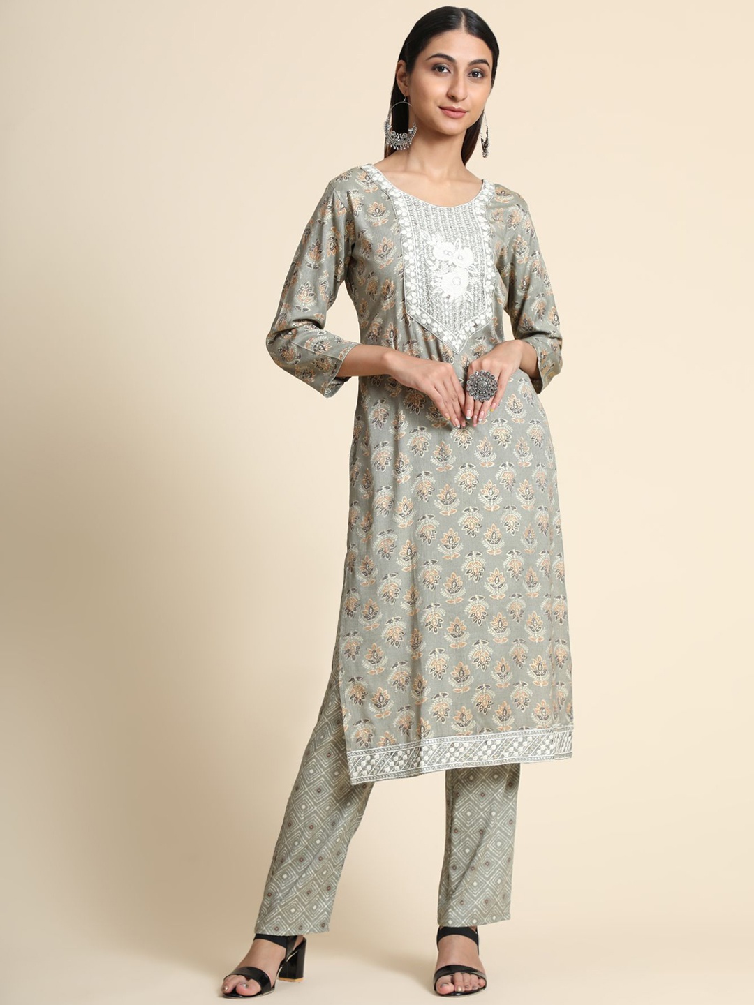 

KALINI Women Grey Ethnic Motifs Printed Kurta with Trousers & With Dupatta