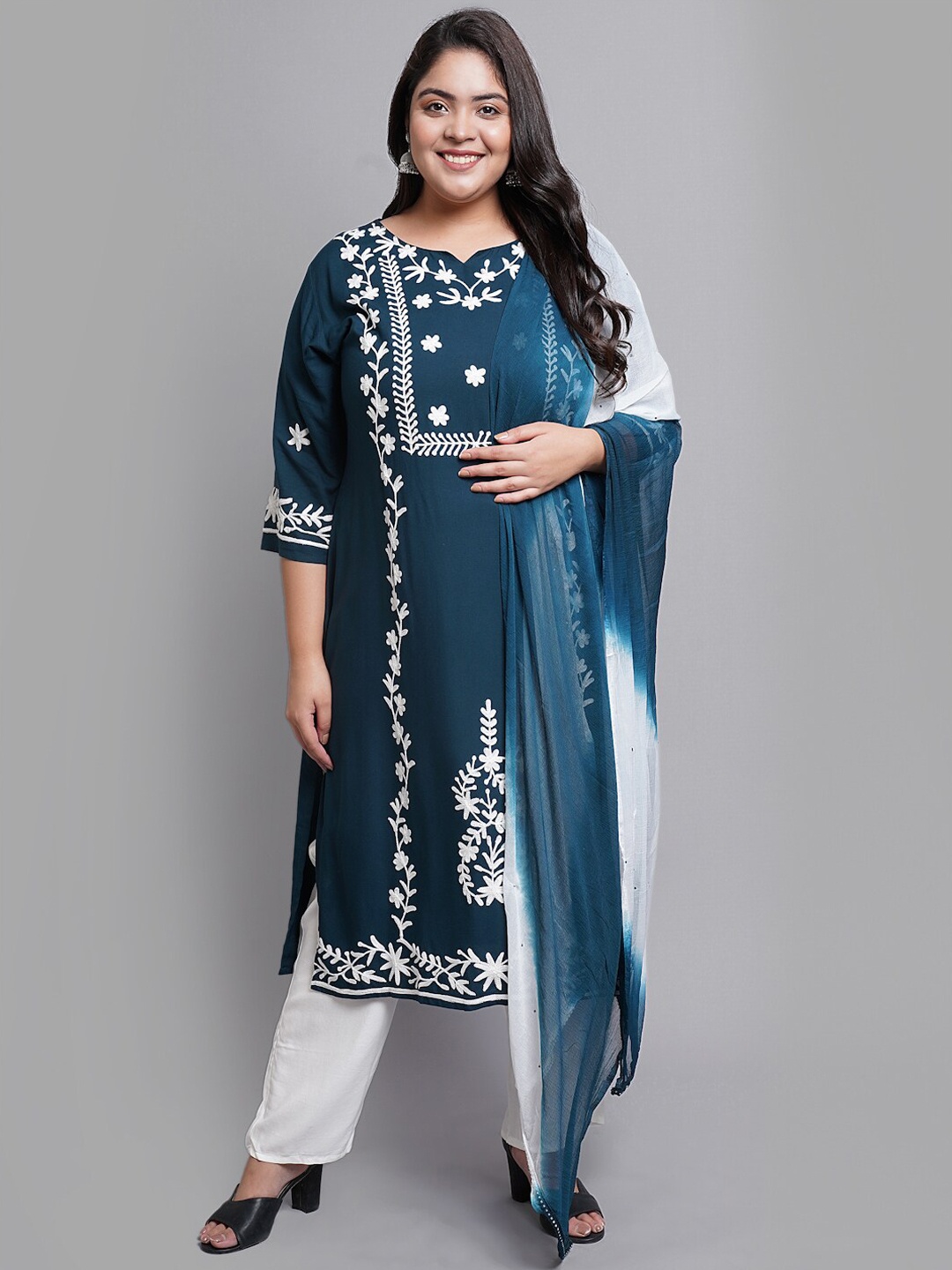 

PrettyPlus by Desinoor.com Plus Size Teal Blue Kurta with Trousers & Dupatta
